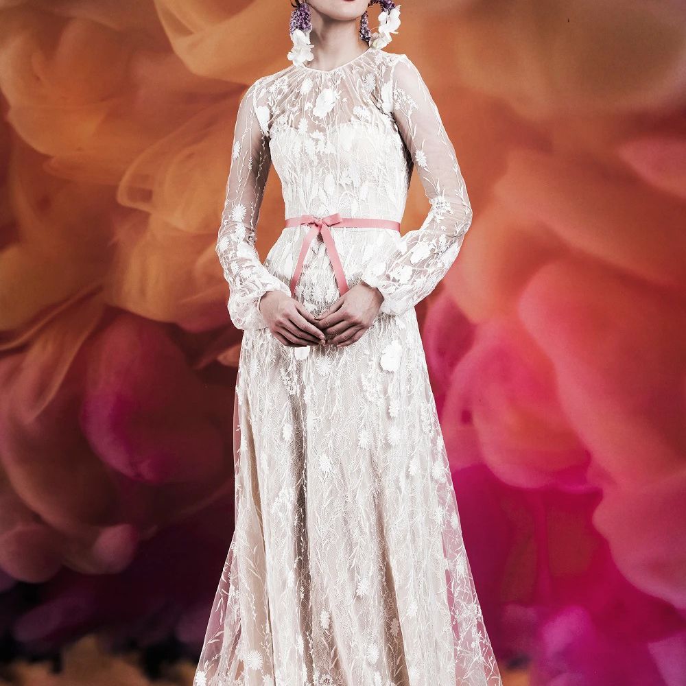 在长袖绣花袍泡泡袖型号